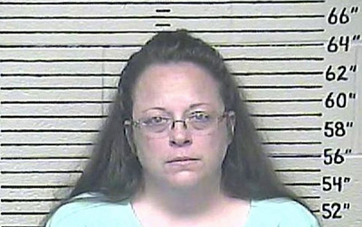 kim_davis_in_trouble_again